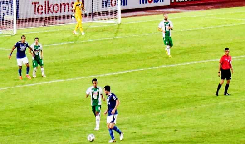 Persib Pecundangi PSS Seleman 4–2 di Laga Liga 1