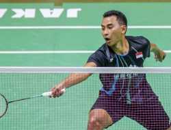 Tommy Sugiarto Terganjal di Denmark Open Setelah Dikalahkan Kento