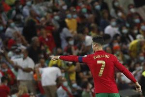 LIGA INGGRIS – Ronaldo Ingin MU Akhiri Musim di Posisi Tiga Besar