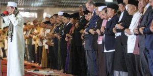 MUI: Masyarakat Muslim yang Sehat Tak Perlu Pakai Masker Saat Salat Berjamaah di Masjid