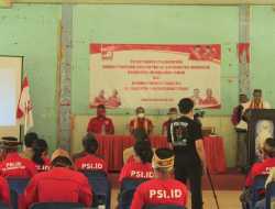 Giring Ganesha Lantik DPD PSI Manggarai Timur