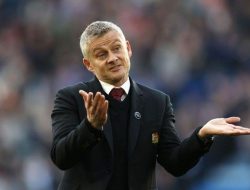 Dipecat, MU Copot Poster Ole Gunnar Solskjaer di Old Trafford