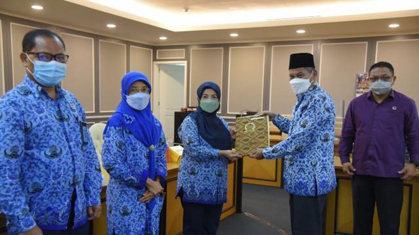 Masuki Masa Pensiun, Lima Pegawai Dilepas Plh Sekjen DPR