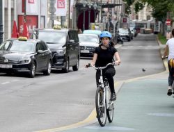 Austria Larang Warganya yang Belum Vaksin Penuh Masuk ke Restoran dan Kafe