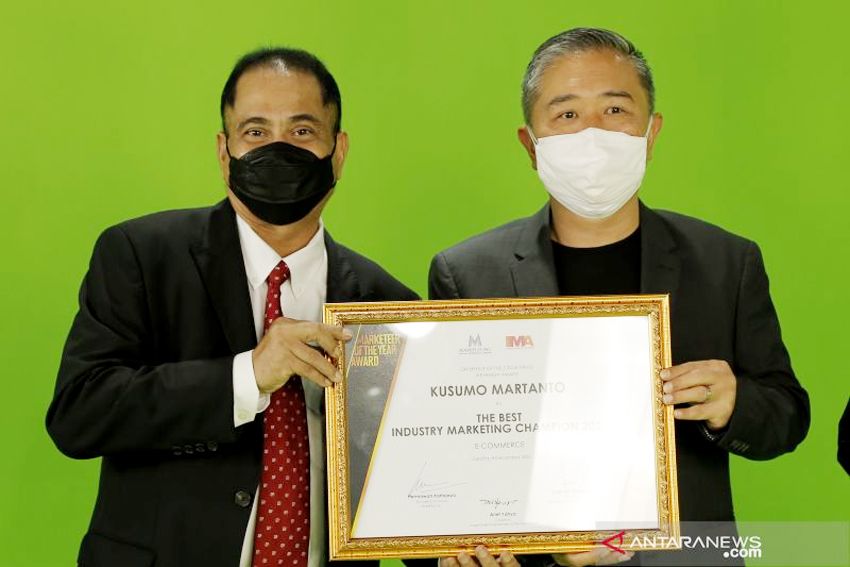 Bos Blibli Dapat Predikat "The Best Industry Marketing Champion 2021" di Sektor e-Commerce