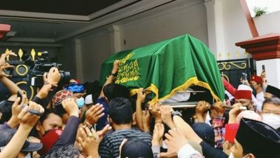 Haji Lulung Dimakamkan di Karet Bivak Dekat Pusara Ibunda