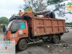 Sampah Akibat Banjir Rob di Pademangan Jakut Capai 46 Meter Kubik