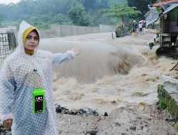 Sungai Cidurian Meluap Banjiri Kampung Banar Kabupaten Bogor
