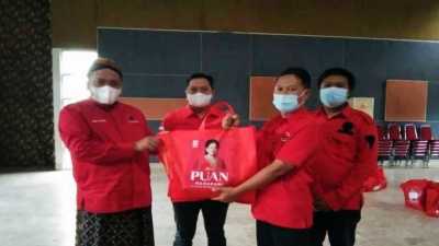 Warga Boyolali Peroleh Sembako Bergambar Puan Maharani