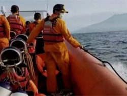 Kehadiran Keluarga Menjadi Tantangan Tim SAR Palu Mencari Korban Kecelakaan Kapal