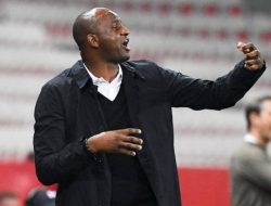 Crystal Palace Resmi Pecat Patrick Viera