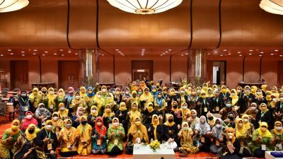 Bersama Ibu-Ibu Pengajian, Hetifah Siap Dukung Program Penguatan Karakter