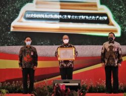 Kemenkop Raih Penghargaan Anugerah Meritokrasi 2021