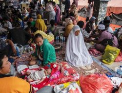 Bakamla Kirim Paket Bantuan untuk Korban Letusan Semeru