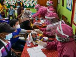 Meski Libur Sekolah, Anak-anak di Boyolali Tetap Divaksin