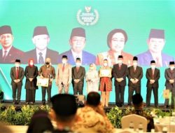 Gubernur Kaltim dan Bupati Nagan Raya Terima Penghargaan dari Baznas