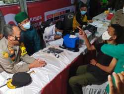 Masyarakat yang Ikut Rayakan Malam Tahun Baru di Asia Afrika Divaksin