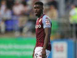 Napoli Berhasil Bawa Axel Tuanzebe dari MU