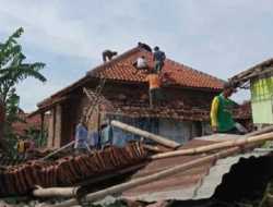 Sebanyak 100 Rumah di Karawang Rusak Parah Diterjang Puting Beliung