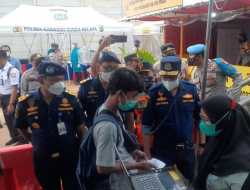 Menhub Pantau Prokes di Pelabuhan Kali Adem Jakut