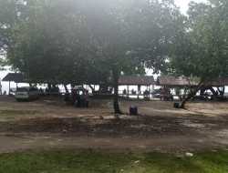 Pengunjung Objek Wisata Pantai Carita Menurun
