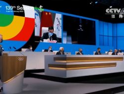 IOC Anugerahkan Piala Olimpiade kepada Rakyat China