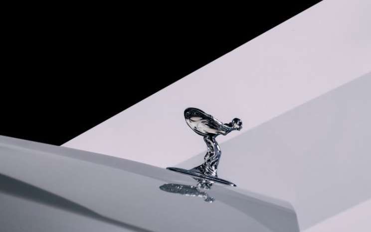Rolls Royce Ubah Desain Lambang untuk Mobil Listrik