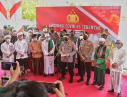 Tokoh Agama di Jatim Ikut Vaksinasi, Kapolri: Jadi Penyemangat Kita Semua