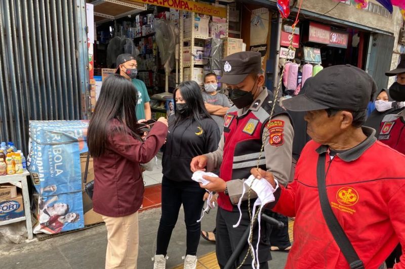 Warga Jakarta Disarankan Pakai Masker Saat Keluar Rumah Hari Jumat Ini