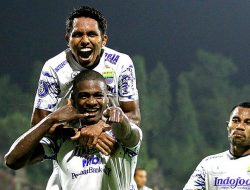 LIGA 1 INDONESIA – Persib Libas Arema 2-1, Bruno Cantanhede Cetak Dua Gol