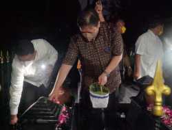 Jelang Puasa, Airlangga Sempatkan Ziarah Kemakam keluarga besarnya di Pasarean Nayu,Solo