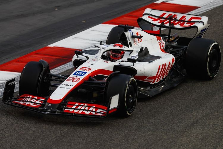 FORMULA 1 - Magnussen Tercepat di Hari Kedua Tes Pramusim di Bahrain