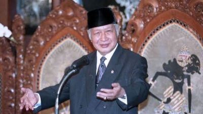 Golkar Apresiasi Prabowo Anugerahkan Gelar Pahlawan Nasional untuk Soeharto dan Gus Dur