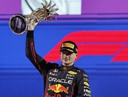 FORMULA 1 – Salip Leclerc di Empat Lap Terakhir, Verstappen Juara GP Arab Saudi