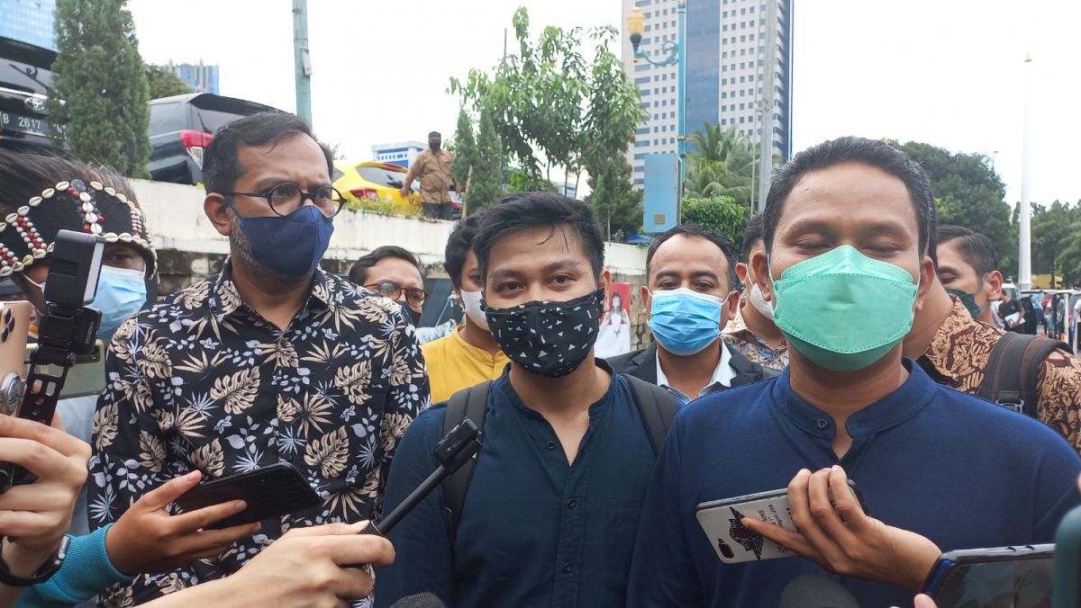 Didampingi Haris Azhar, Koalisi Masyarakat Sipil Polisikan Luhut Binsar