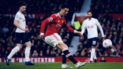 Ronaldo Hattrick, MU Menang 3-2 dari Tottenham