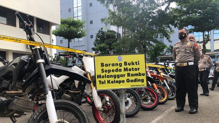 21 Supermoto yang Masuk Tol Kelapa Gading-Pulogebang Cuma Kena Sanksi Tilang