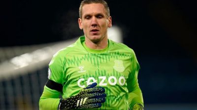 Aston Villa Siap Permanenkan Robin Olsen dari Roma