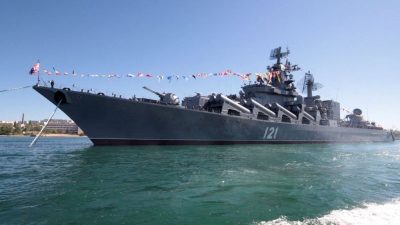 Warga Rusia Berduka Atas Tenggelamnya Kapal Perang Moskva