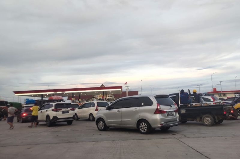 Pemudik Padati Rest Area JTTS KM 48 A
