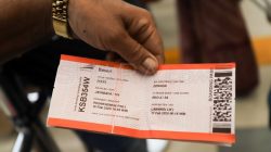 Sudah Lebih dari 3 Juta Tiket Kereta Ludes Terjual pada Libur Lebaran 2026 Mesin Pencetakan Tiket, KAI, Tiket Kereta Api