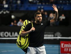 TENIS – Usai French Open, Jo-Wilfried Tsonga Gantung Raket