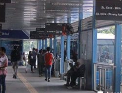 Mulai 11 April, Jam Operasional Transjakarta hingga Pukul 22.00