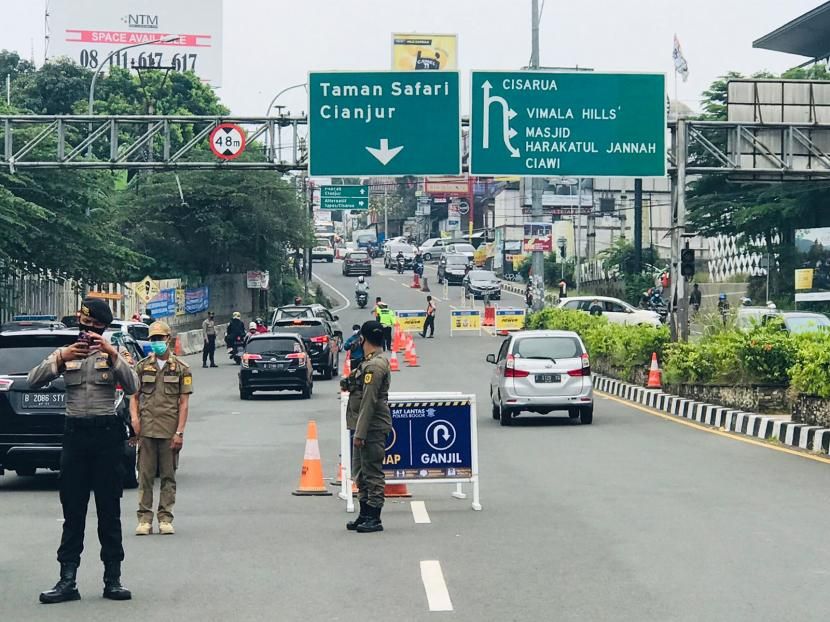 Pasar dan Tempat Istirahat jadi Biang Kerok Kemacetan di Jalur Puncak Bogor