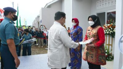 Menhan Serahkan 53 Unit Rumah kepada Ahli Waris KRI Nanggala 402