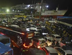 Kehadiran Agen Penjual Tiket di Pelabuhan Dinilai Membantu Para Pemudik