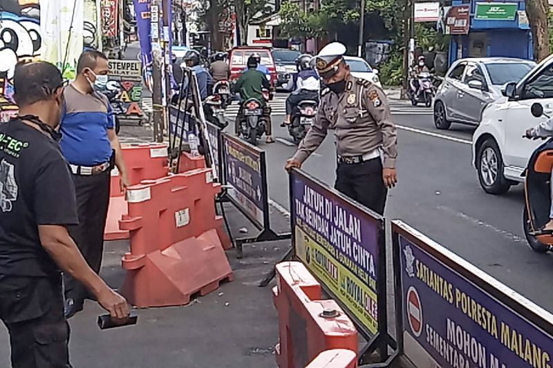 Jembatan Tunggulmas ditutup