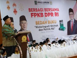 Gelar Bedah Buku Khittah NU, Fraksi PKB Juga Beri Bantuan ke Ratusan Yatim