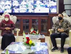 Gubernur Khofifah Bersama Walikota Surabaya Bahas Pengembangan UMKM