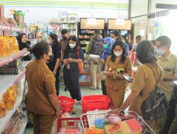 BPOM Sidak Minimarket di Borong Cek Makanan Tak Layak Konsumsi